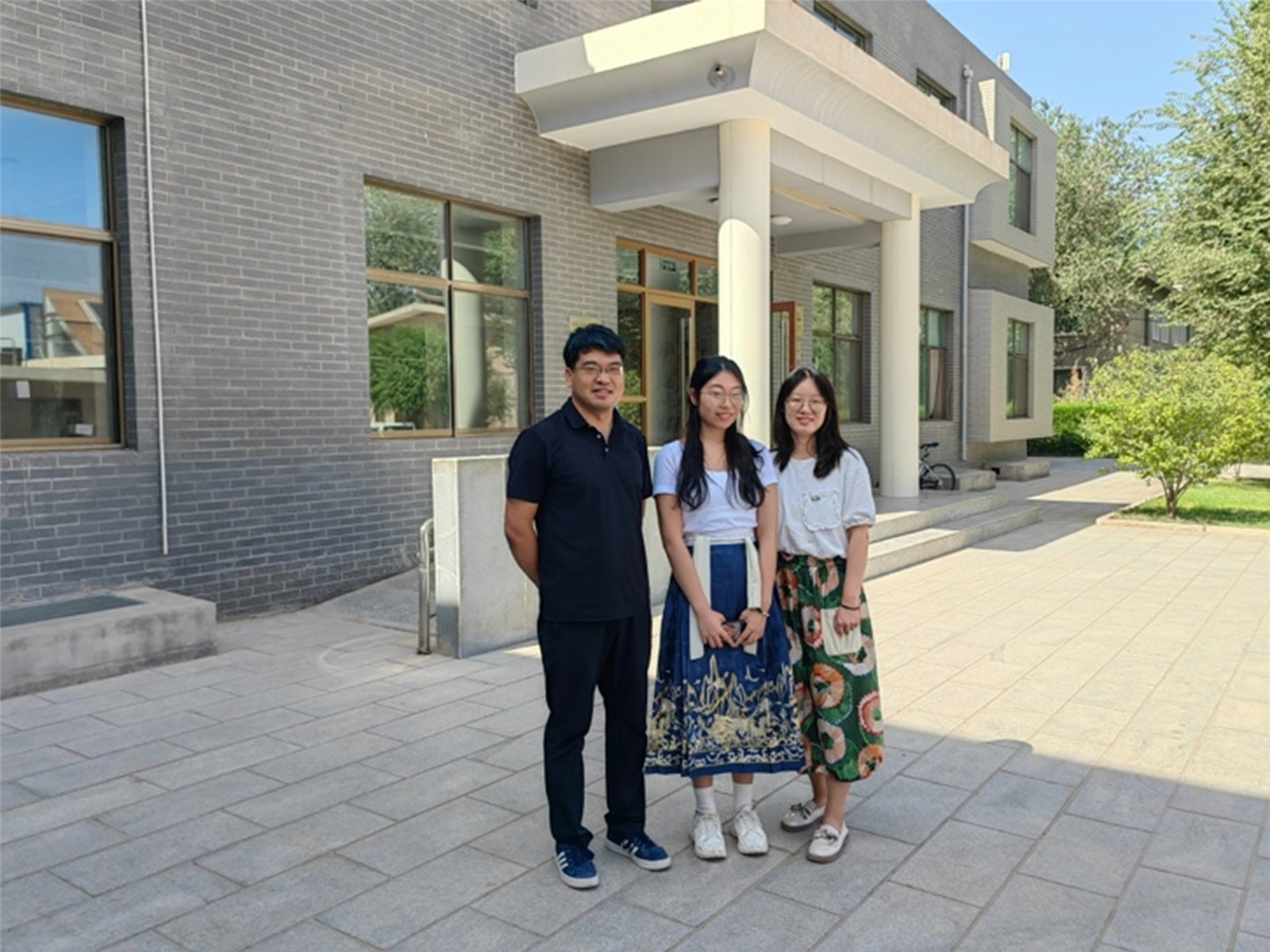 DCB students at Dunhuang