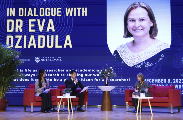 Students' dialogue with Dr Eva Dziadula.