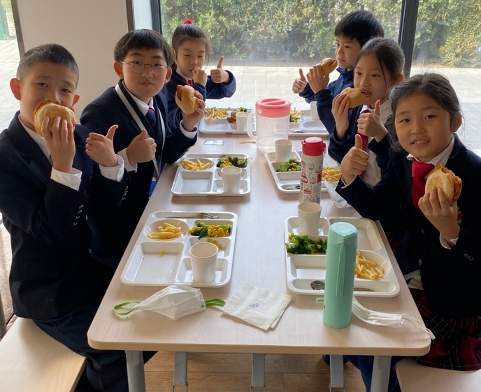 Junior School students enjoying a plant-based meatlunch