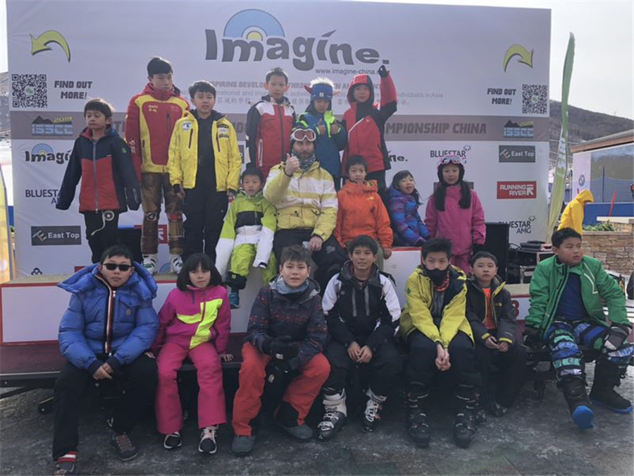 DCB skiers and snowboarders at International Schools Snowsports Championship