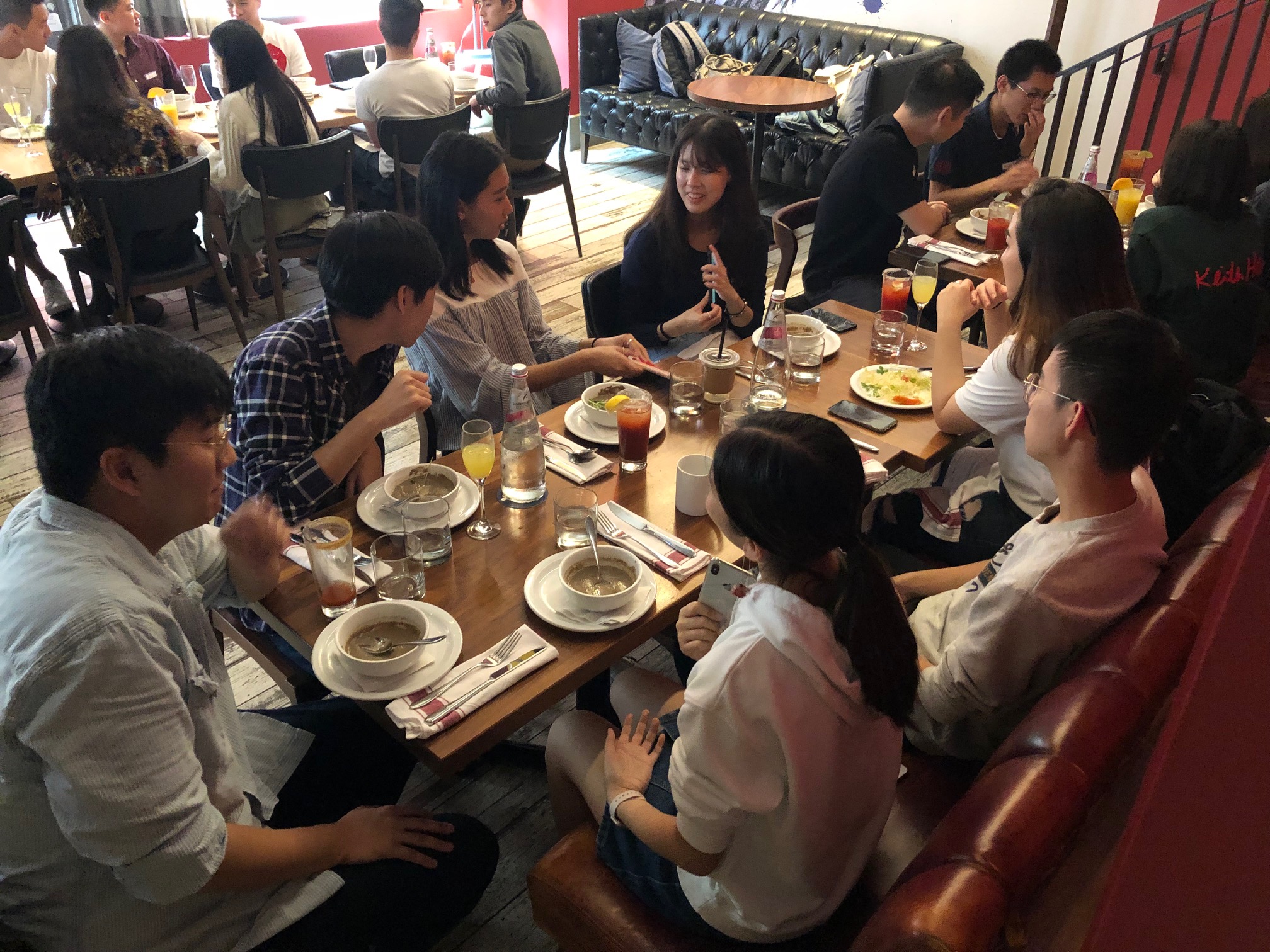 Dulwich College International alumni networking over dinner