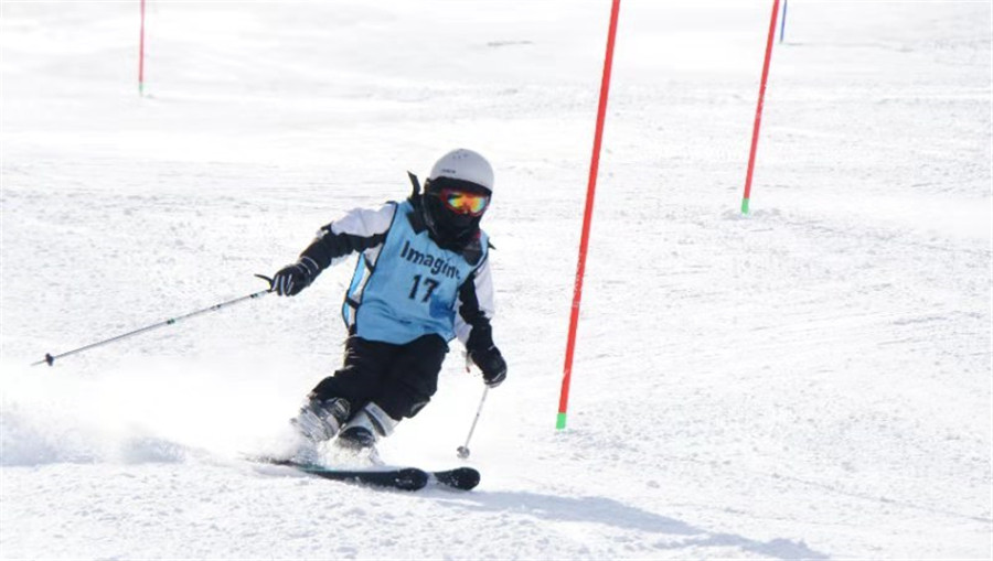 DCB student skiing