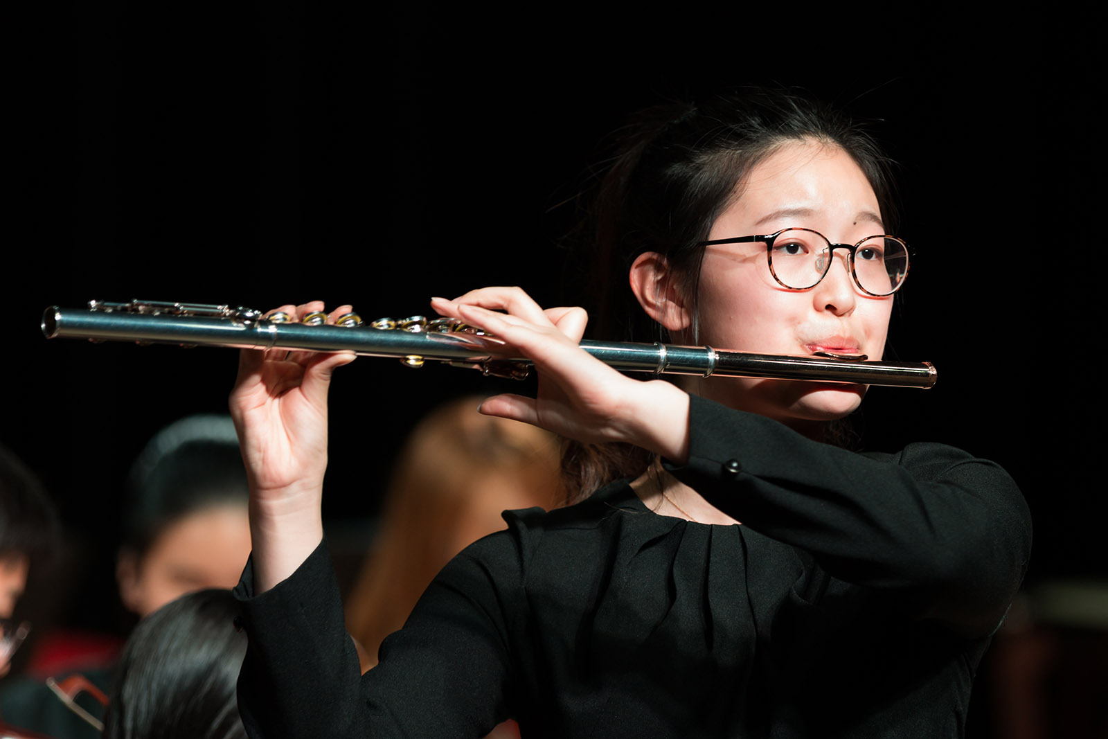 Winner of the Dulwich Young Musician of the Year Competition playing at the Dulwich College Seoul Orchestra