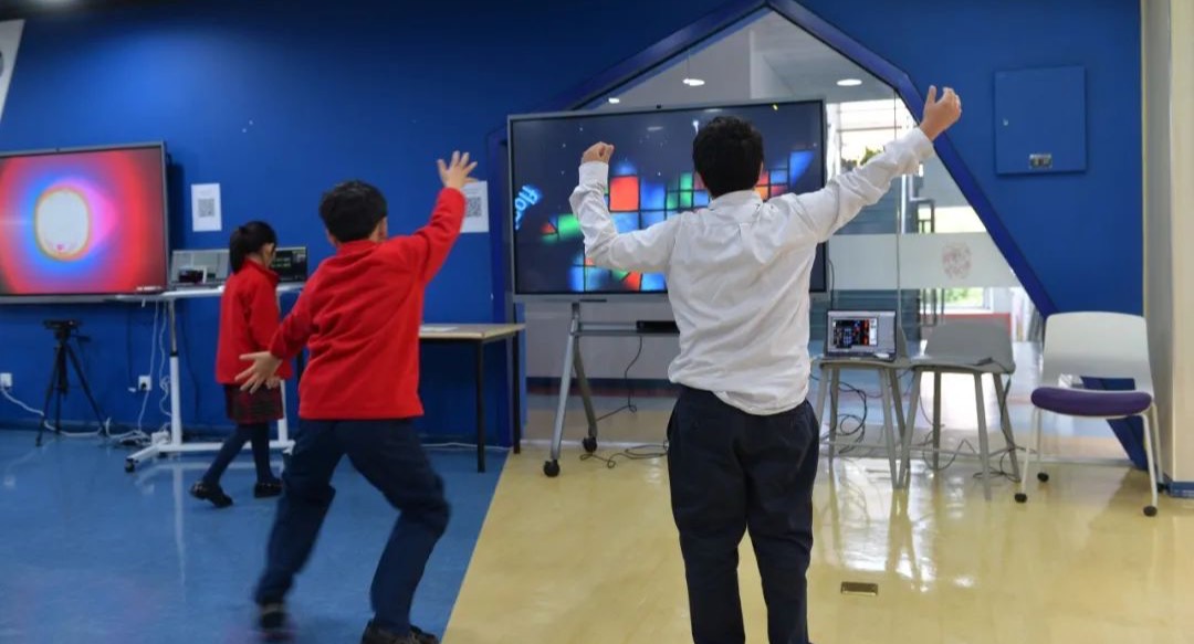 Creating New Ideas through Digital Technology-CREATECH at DCSZ