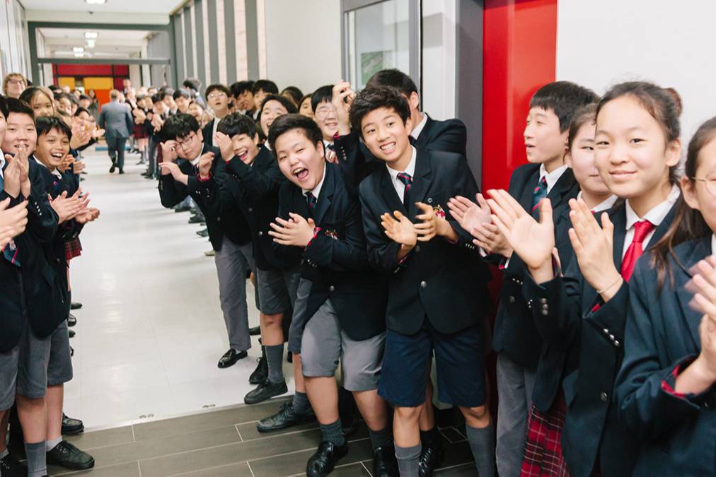 德威8名学生获满分IB成绩