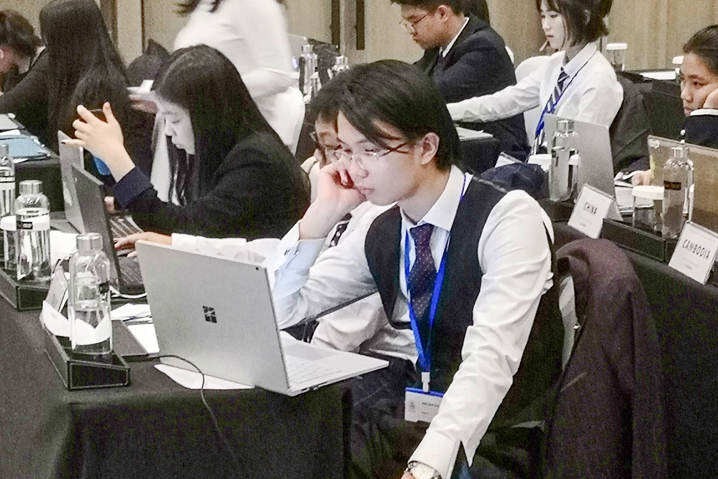 2018华南国际模拟联合国大会,我校首创佳绩