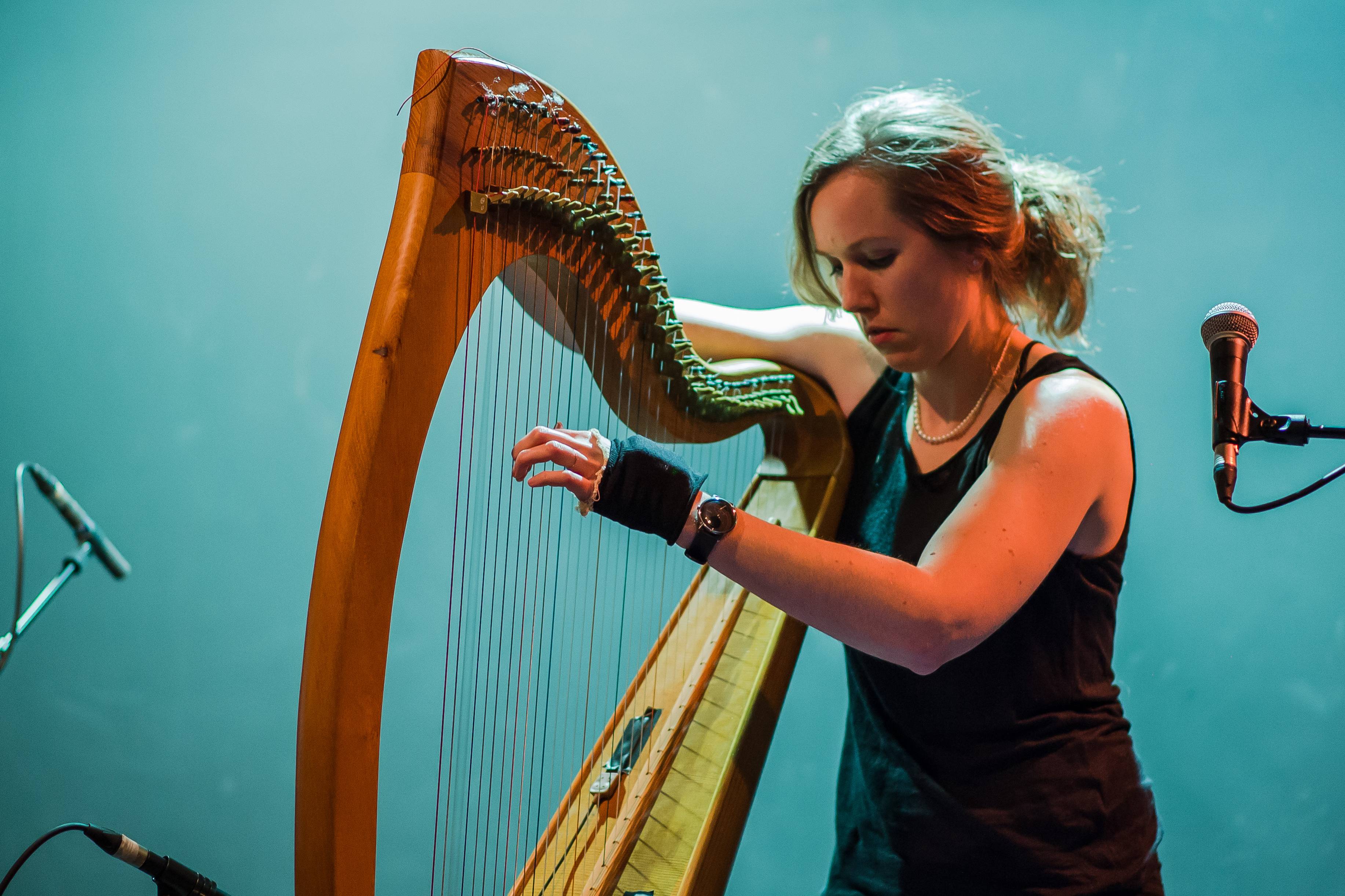 欢迎Úna Monaghan