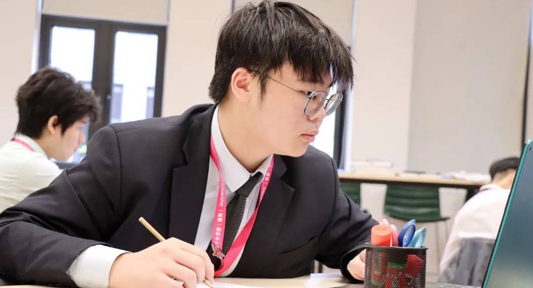 Dulwich Puxi Students Excel Again at the UKMT Maths Challenge