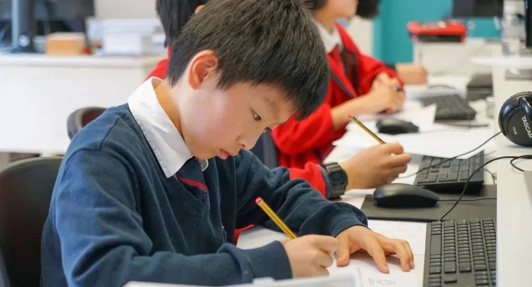 UKMT Junior Maths Challenge: Celebrating Extraordinary Success