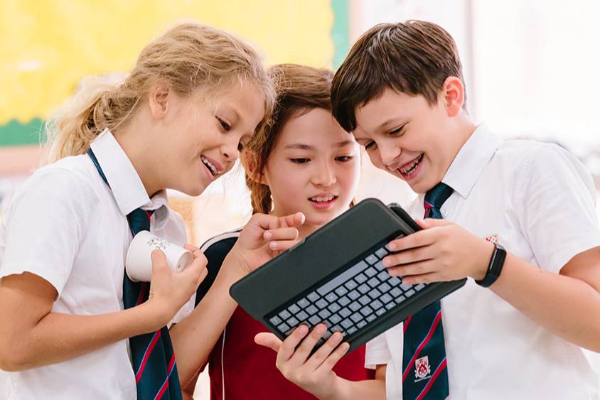 Online Learning in Primary School