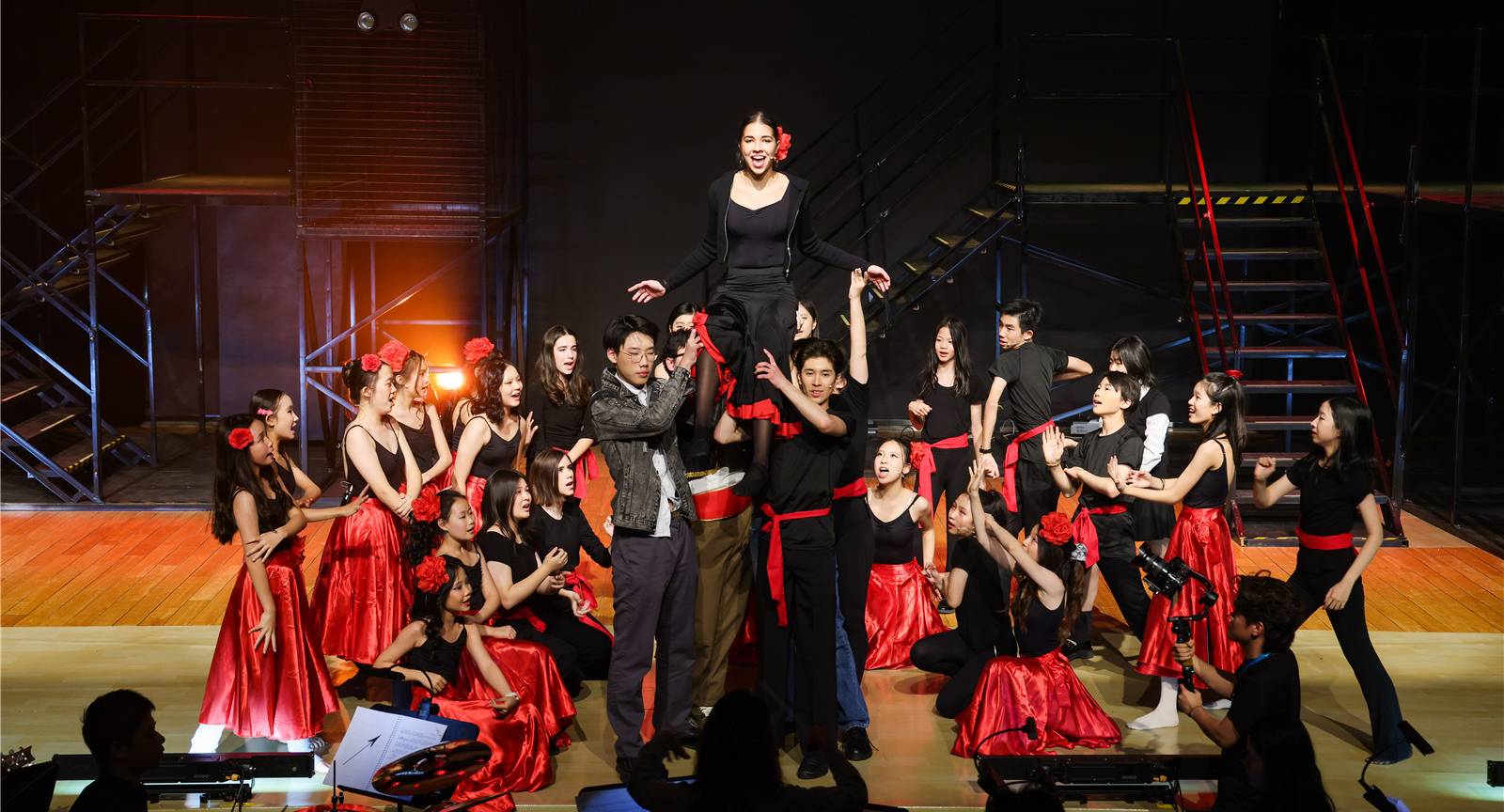 中学部精彩呈现学生音乐剧《FAME》