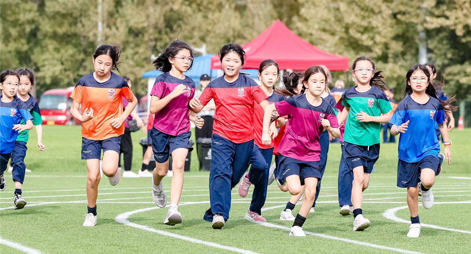 小学部和中学部分别举办2023年运动会