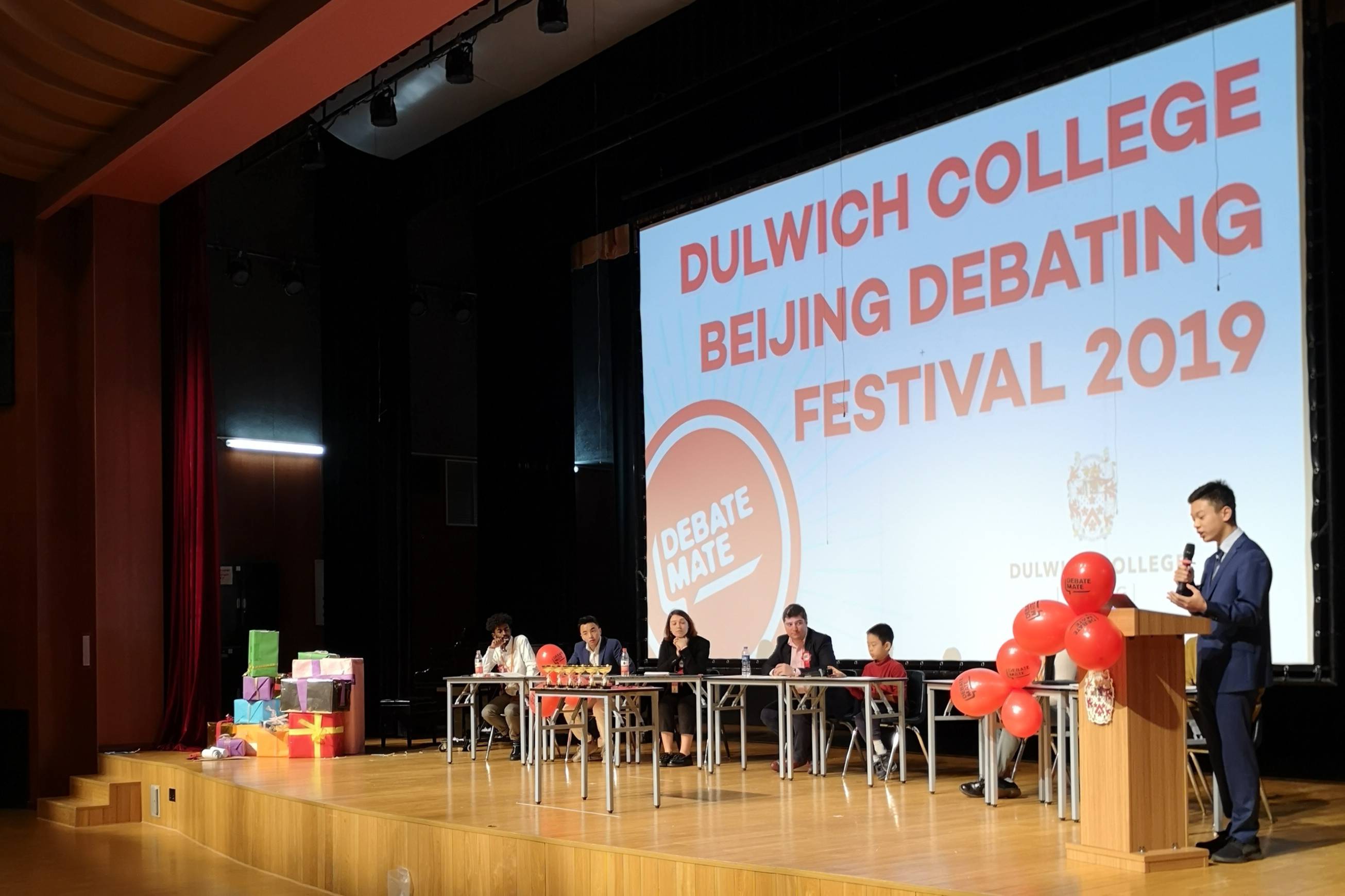 牛津剑桥世界级导师莅临北京德威伙伴辩论赛(Debate Mate)