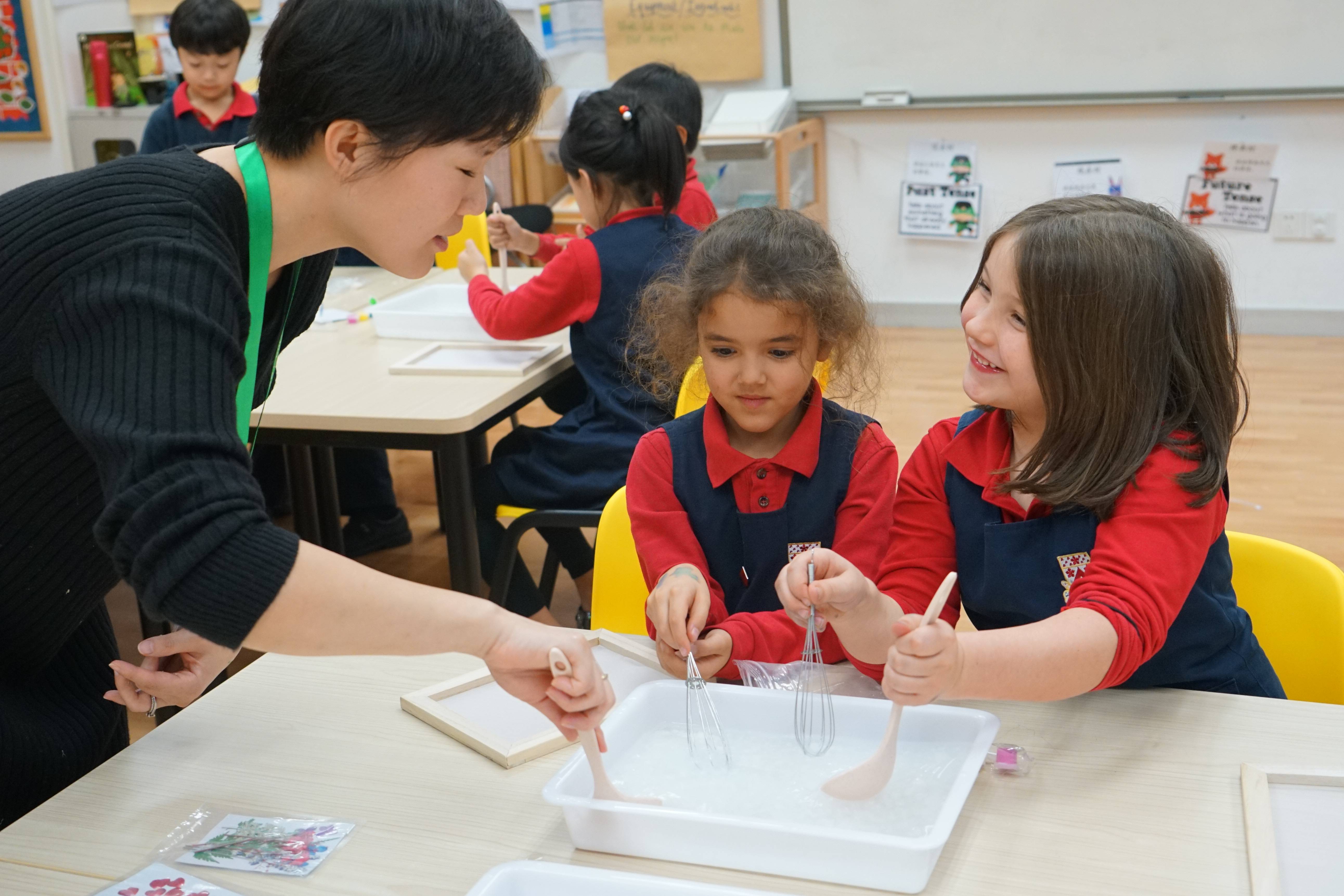 Volunteering In Class? We would love that, Mums and Dads!