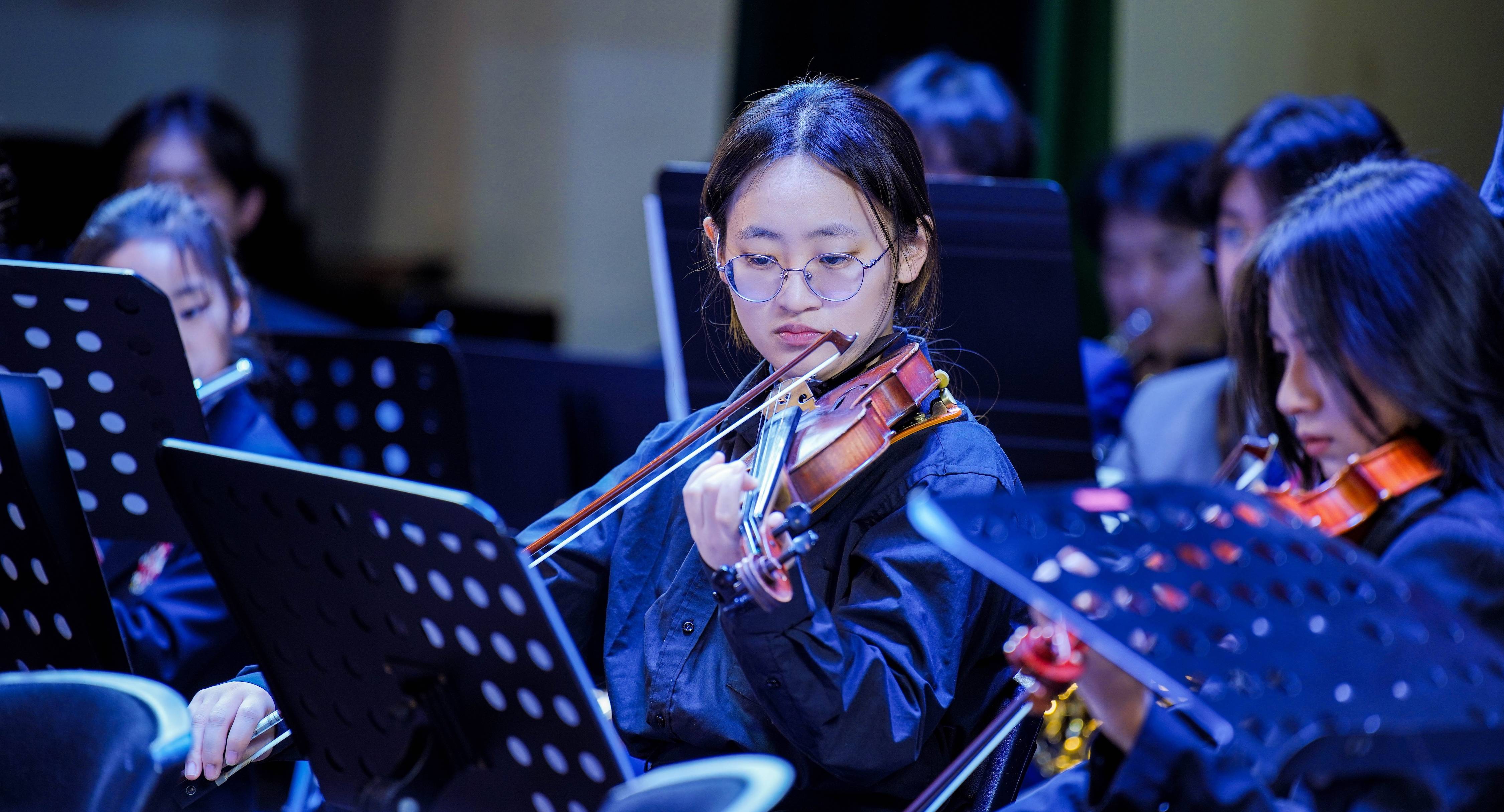 A Symphony of Warmth: Winter Concert at Dulwich Puxi丨音动校园,乐暖冬日