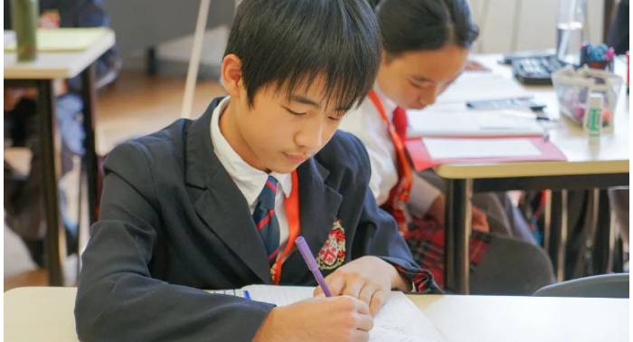 德威浦西学生在UKMT数学竞赛中拔得头筹
