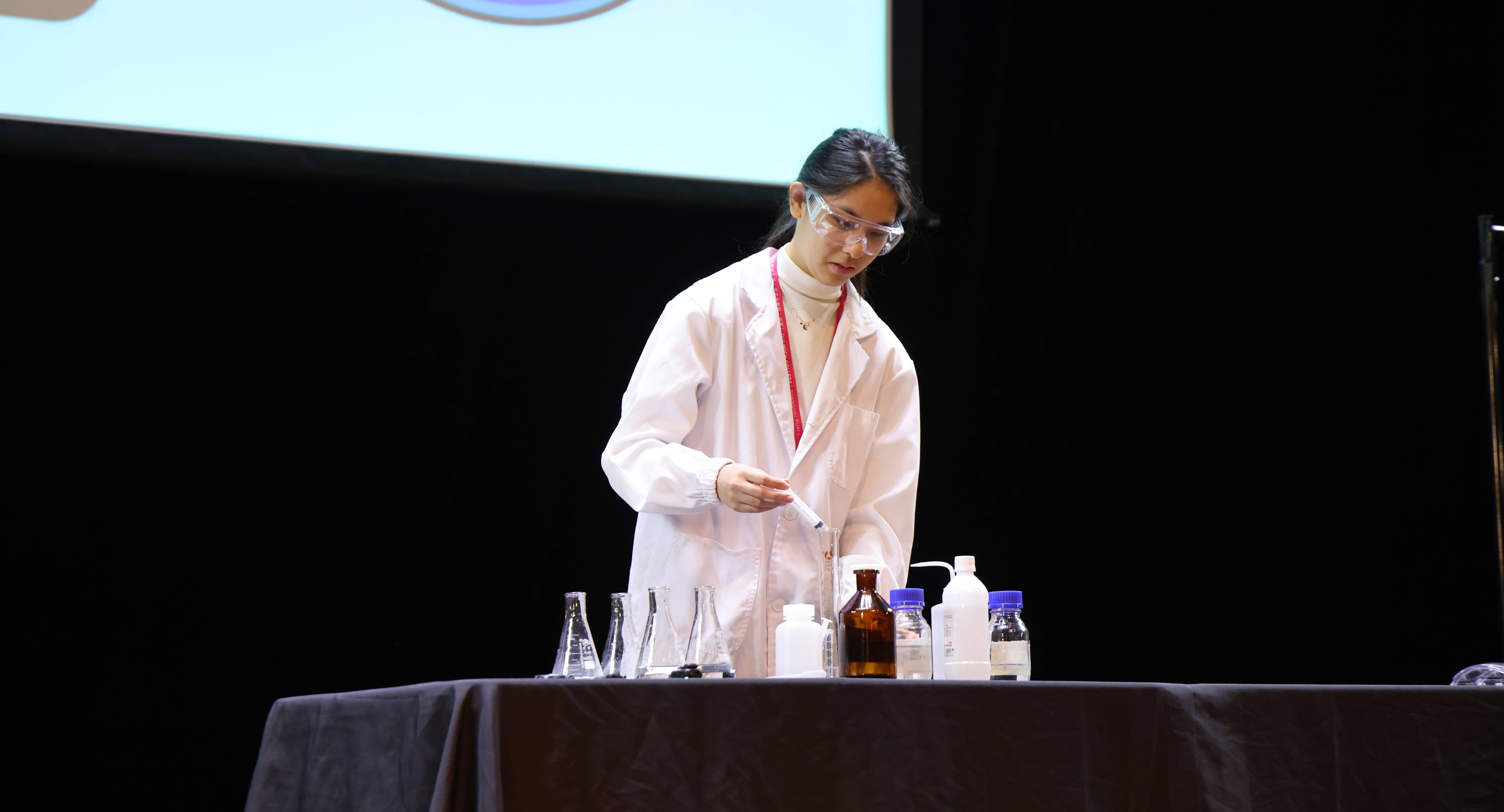 Science Week: Thinking Like Scientists丨点燃好奇心,像科学家一样思考