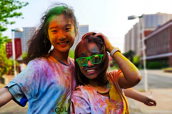 【德威慈善】德威首届彩虹跑活动,为校园增色添彩 | 2019 DHSZ Color Run