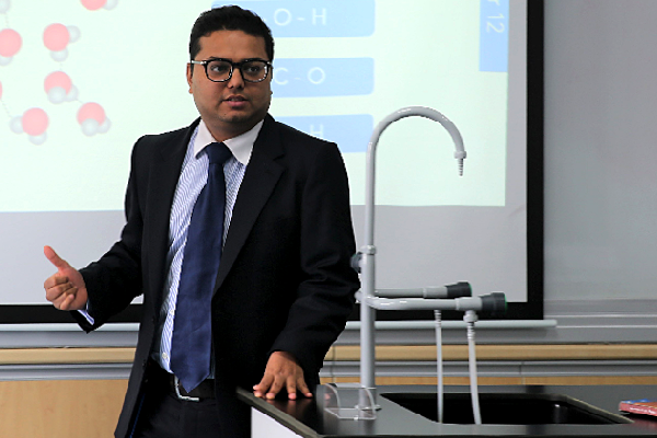 【教师聚焦】Adam Deshpande | Teachers In the Spotlight: Adam Deshpande