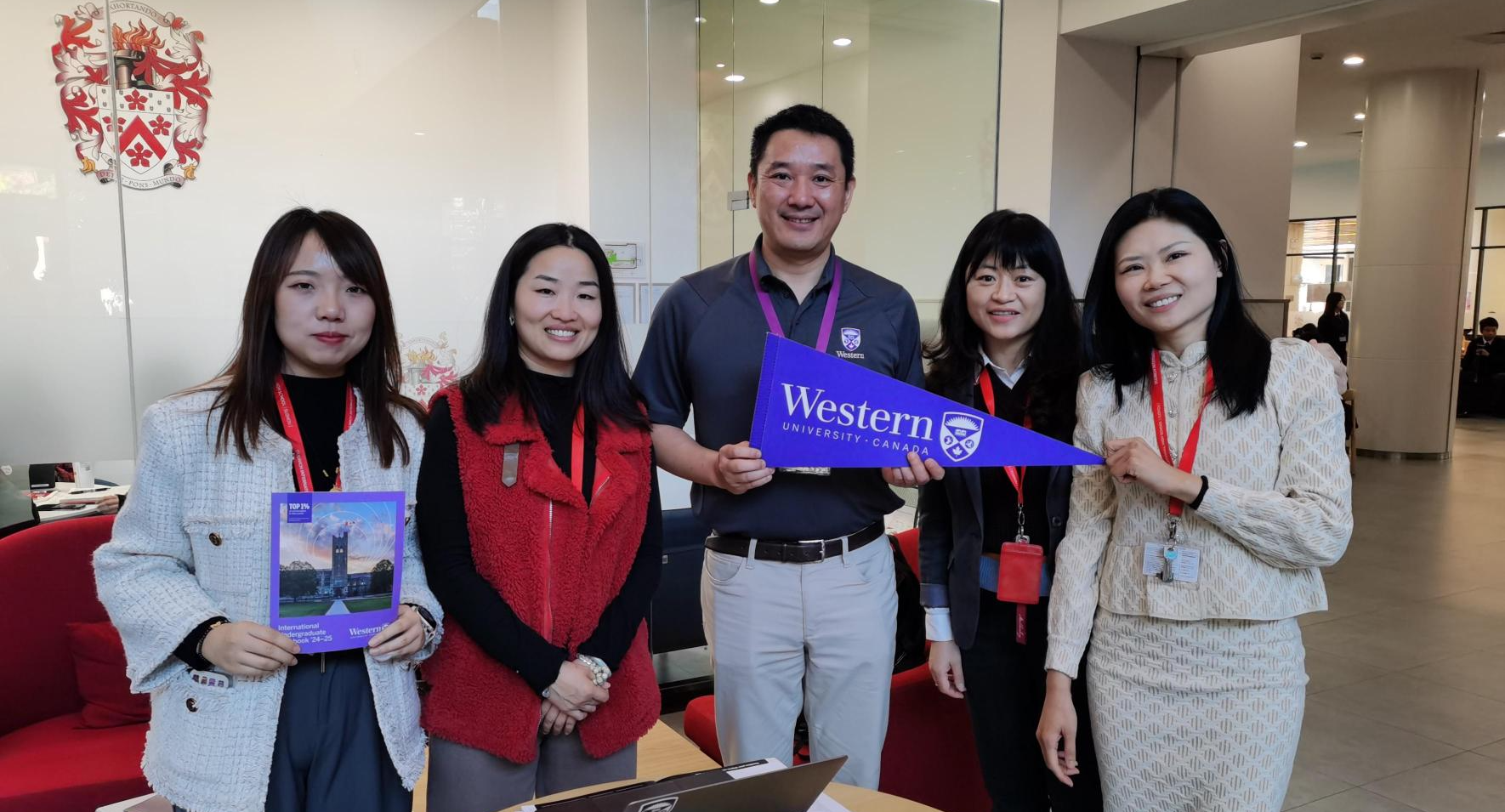 Building Bridges with University Visits @DHSZ