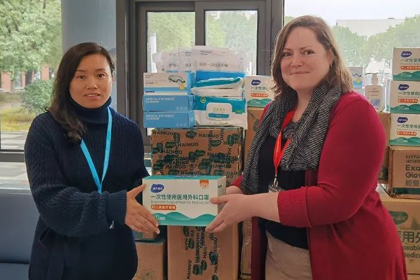 德威家长慷慨捐赠防疫物资 | Dulwich Parents Generously Donated PPE