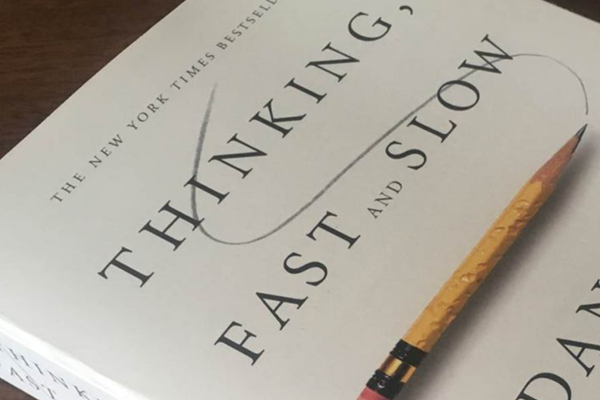 【德威悦读】思考 快与慢 | 【Monthly Reading】Thinking, Fast and Slow