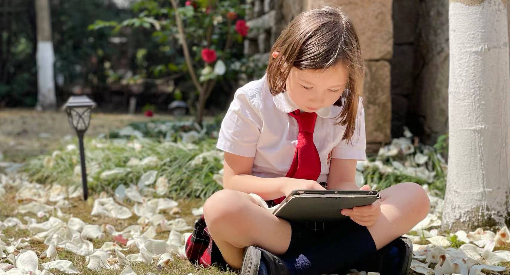 Online Learning, Ready and Running! A Community Together Online