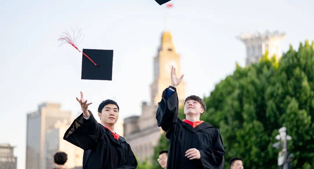 德威浦西大学博览会:进入大学之路