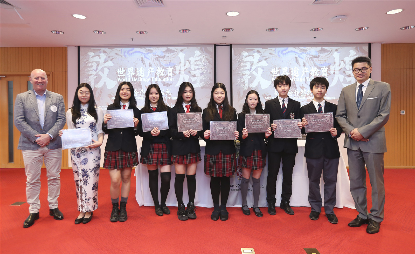 Anthony Coles, DCB students and Dr. Wang Hai