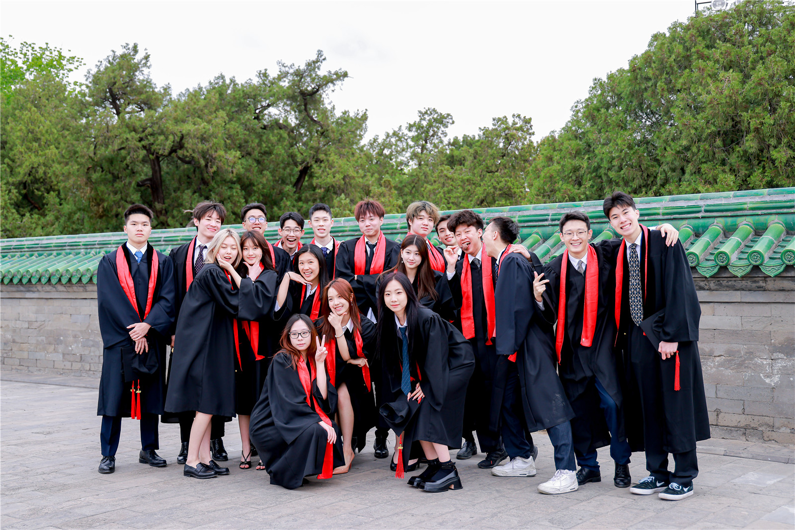 Edward Ye and classmates at Temple of Heaven