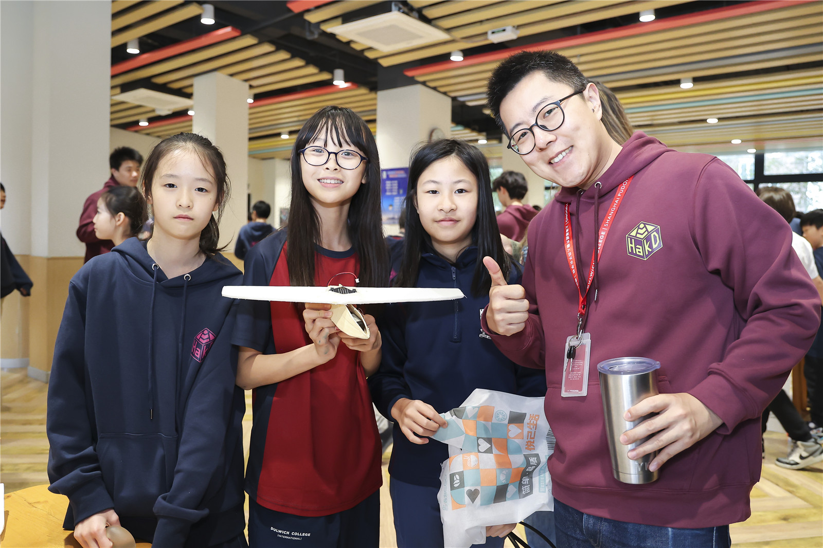 北京德威小学部学生在2024年德威黑客(Hack Dulwich)活动