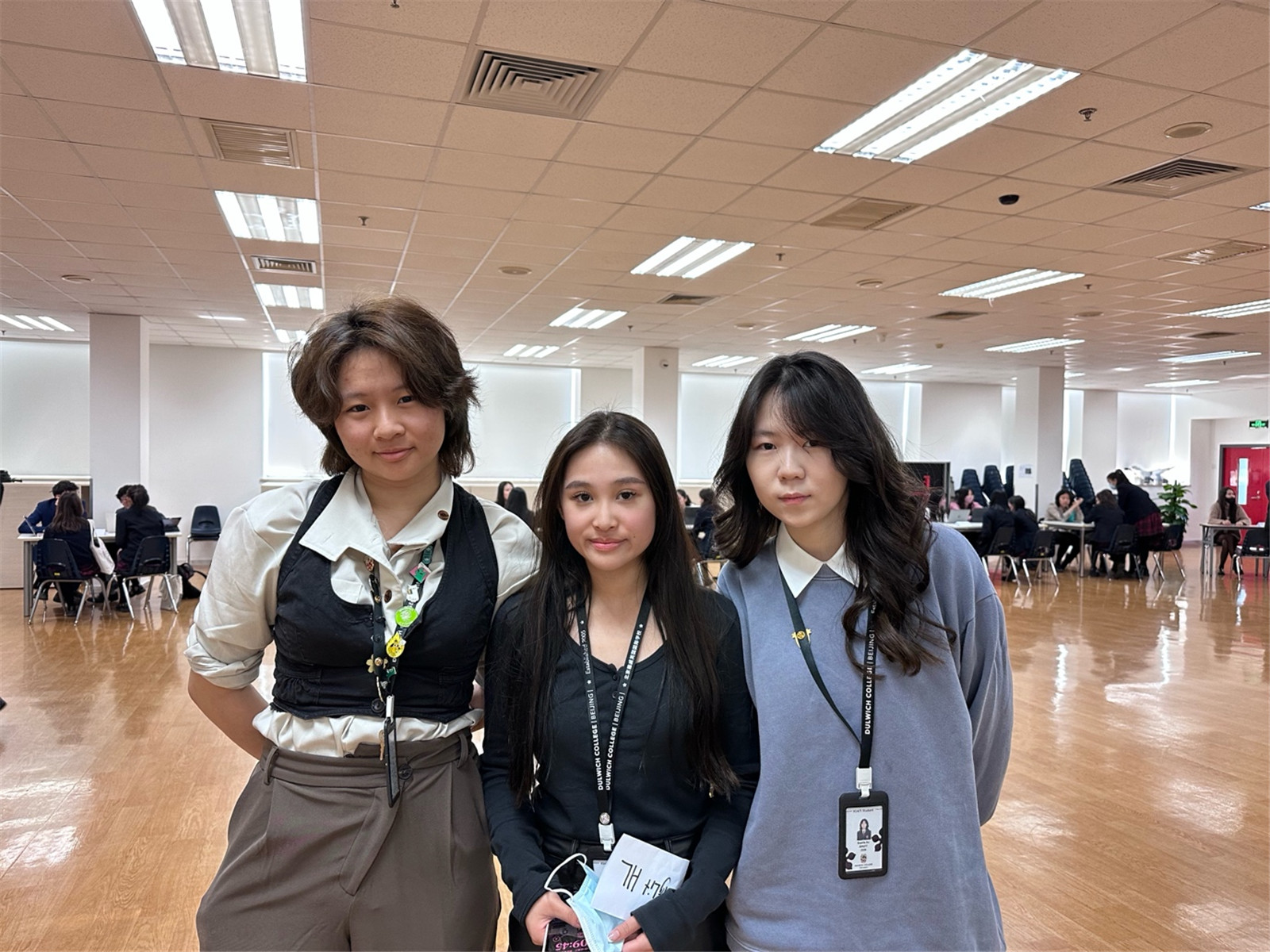 由学生举办、来自于学生、为学生服务:大学联系学生代表们主动为同学们组织信息发布会,旨在帮助他们更深入地了解他们感兴趣的课程,并确定这些课程是否符合他们真正的职业发展抱负。