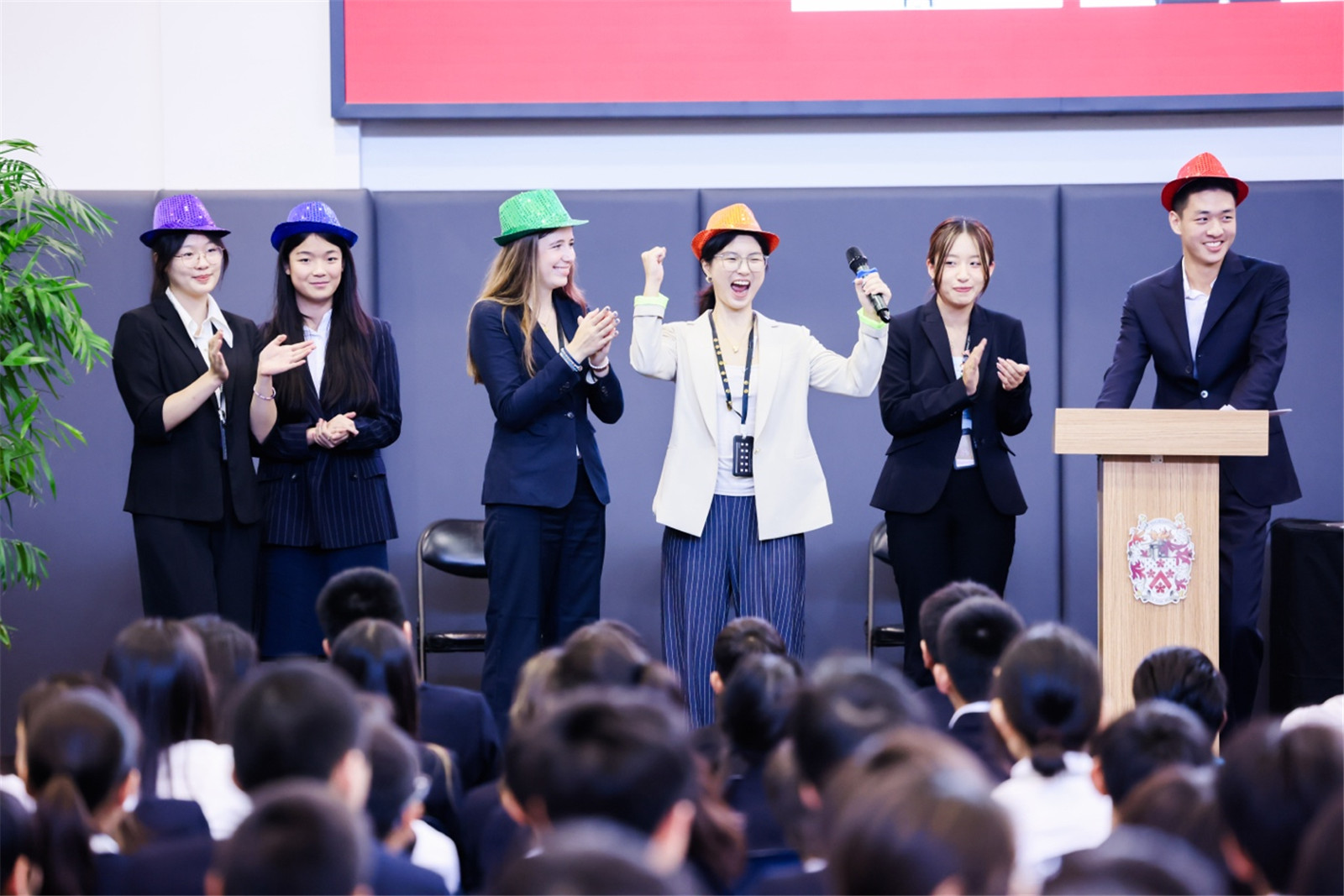 与2024-2025届学院学生领导一同启动House Cup