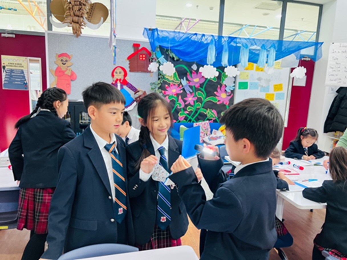 小学部学生在课堂