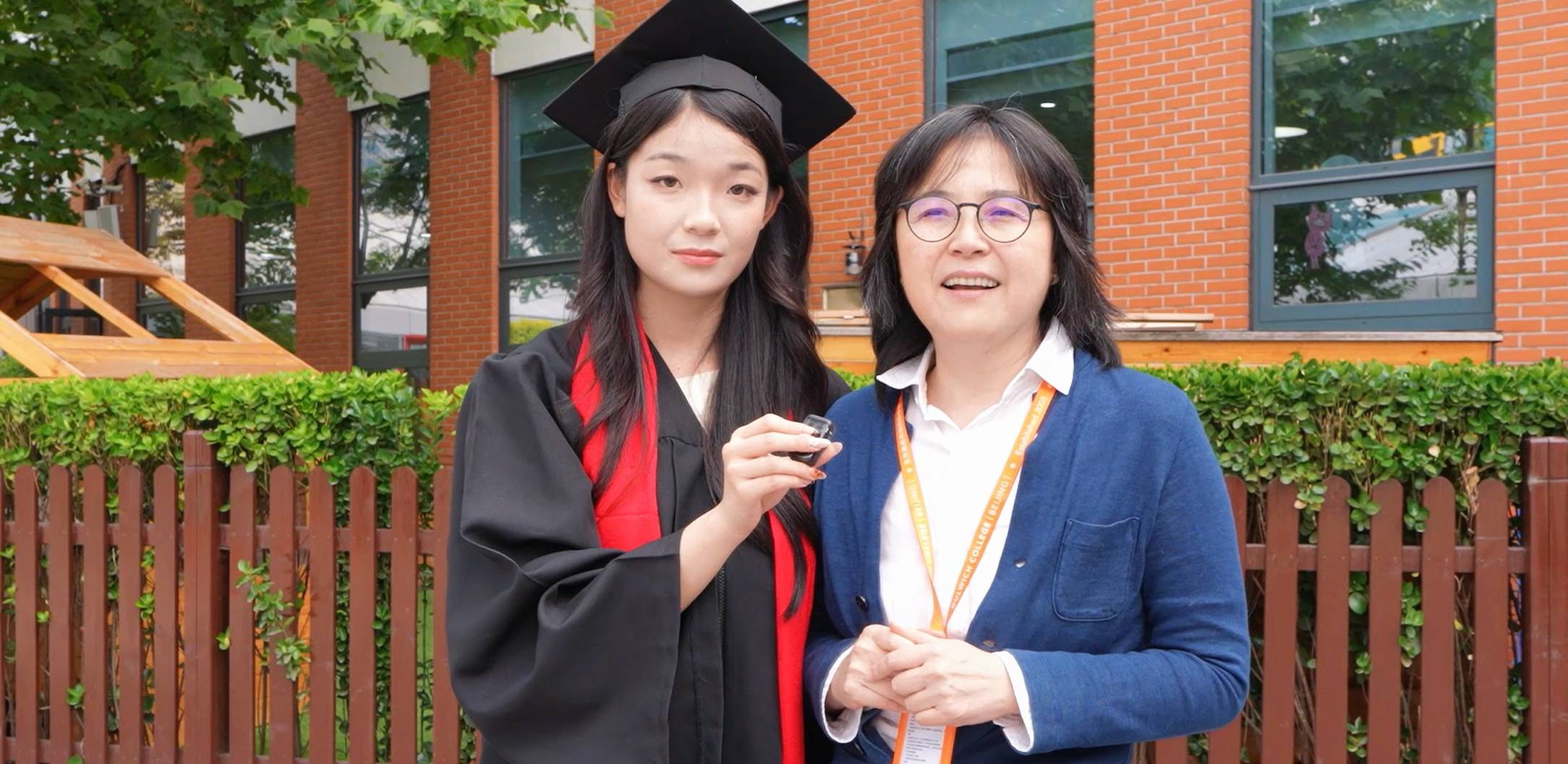我特别珍惜孩子在这里的学习历程。老师对我们付出的友善以及学校所提供的关爱，都溢于言表，我将铭记于心。
