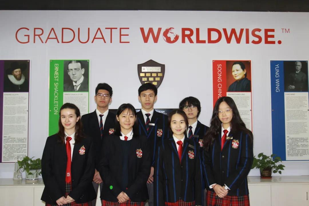 两届学生顺利交接
