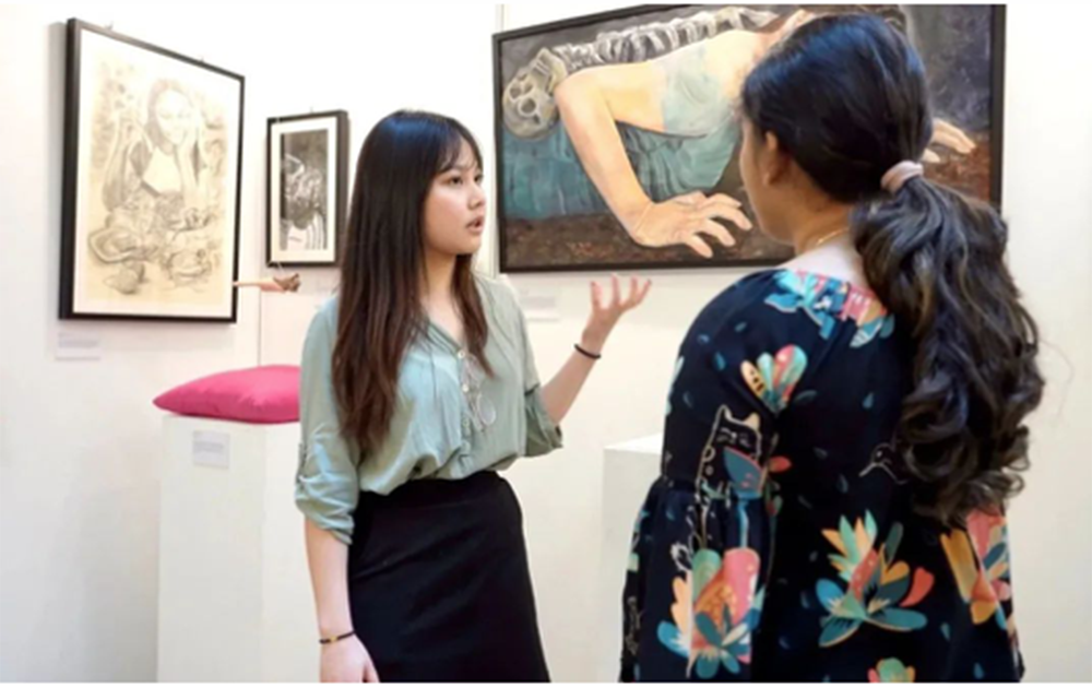 Vanessa在IB艺术展介绍她的作品