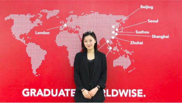 Susie Liu 访问上海浦东德威