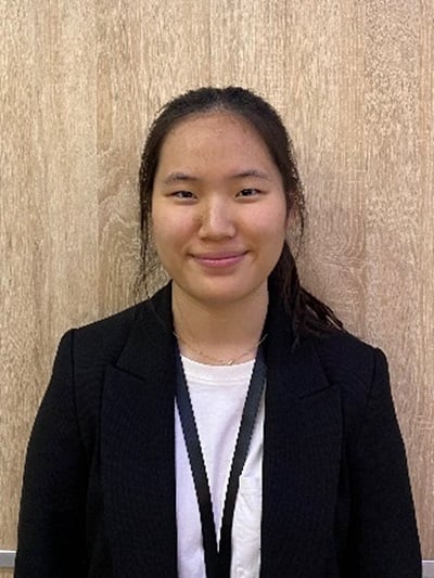 Victoria H, 行政主管, 12年级