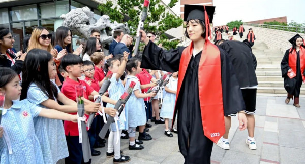 Lark in the graduation ceremony