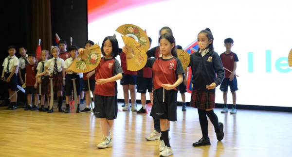 JS students Peking Opera performance