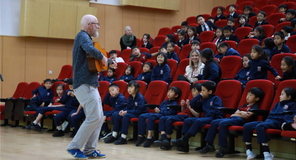 British Author Jonathan Meres and DCB students