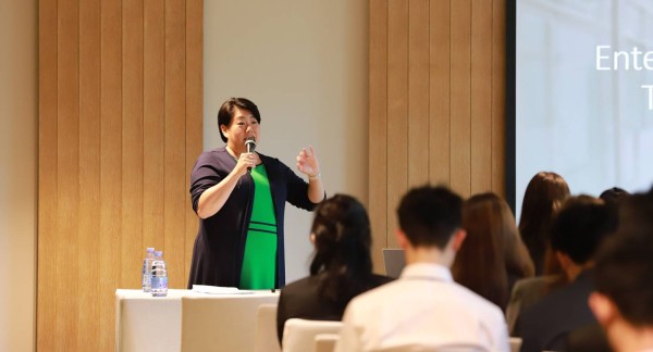 Dr. Cheng-Dodge shared her expertise on the admissions process